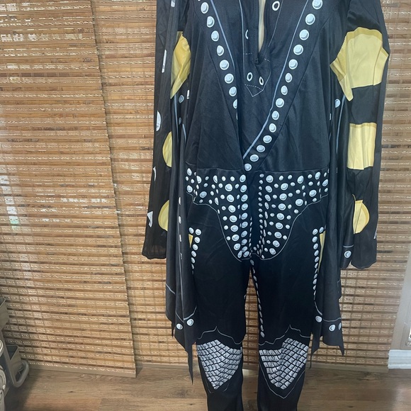 Officially licensed Kiss the Demon/Spaceman/Catman/Starchild Adult Costume - Picture 2 of 4